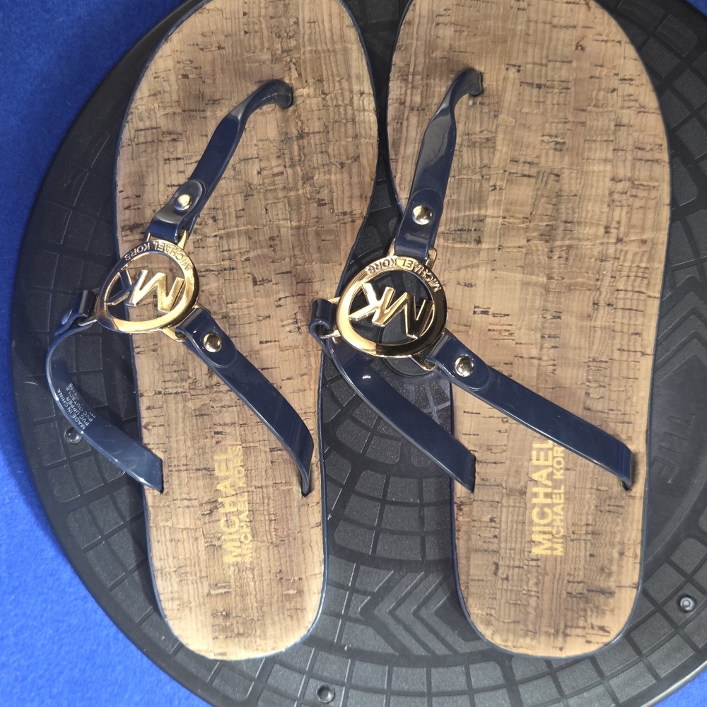 Michael Kors blue w/Gold MK Charm Logo Thong Jelly Sandals, Sz. 8M-US, 38-39-EU - Picture 5 of 8